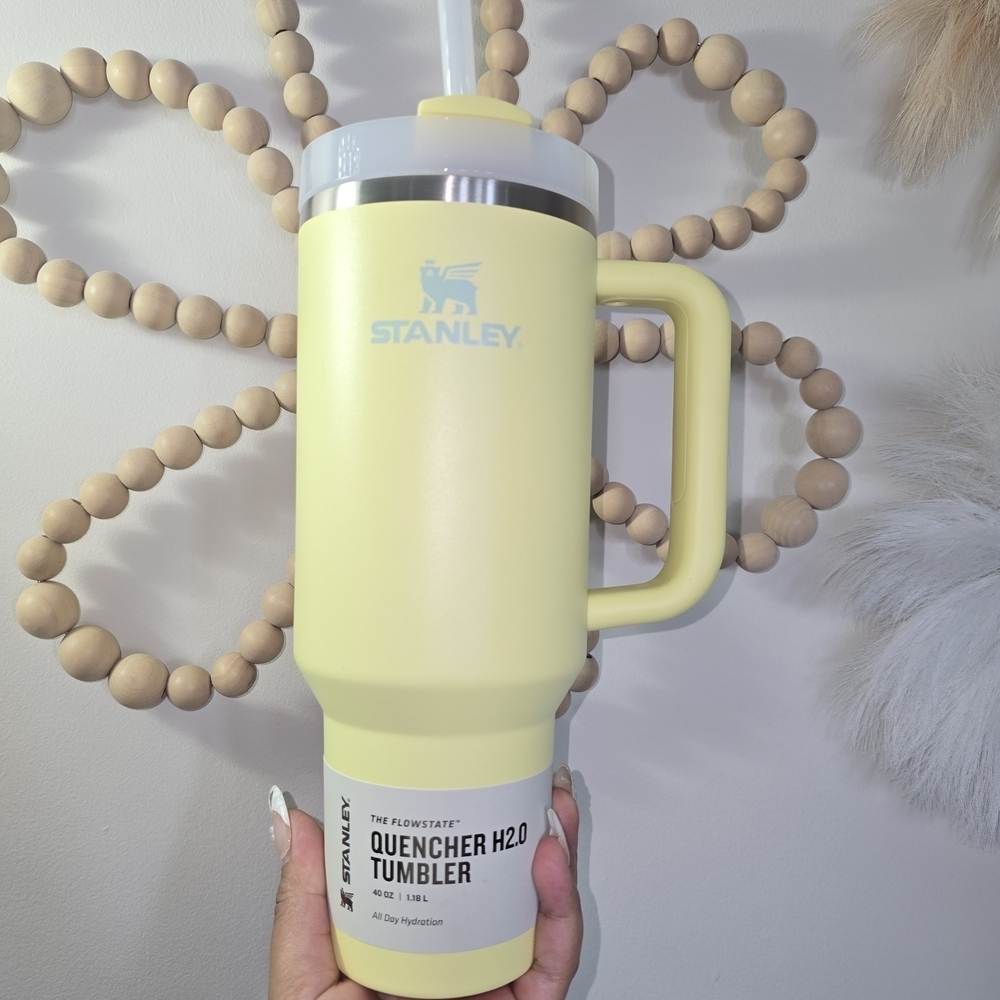 Stanley Lemon Yellow Tumbler with Handle - Picture 7 of 7